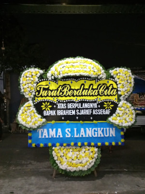 Papan Bunga Duka di Maleer